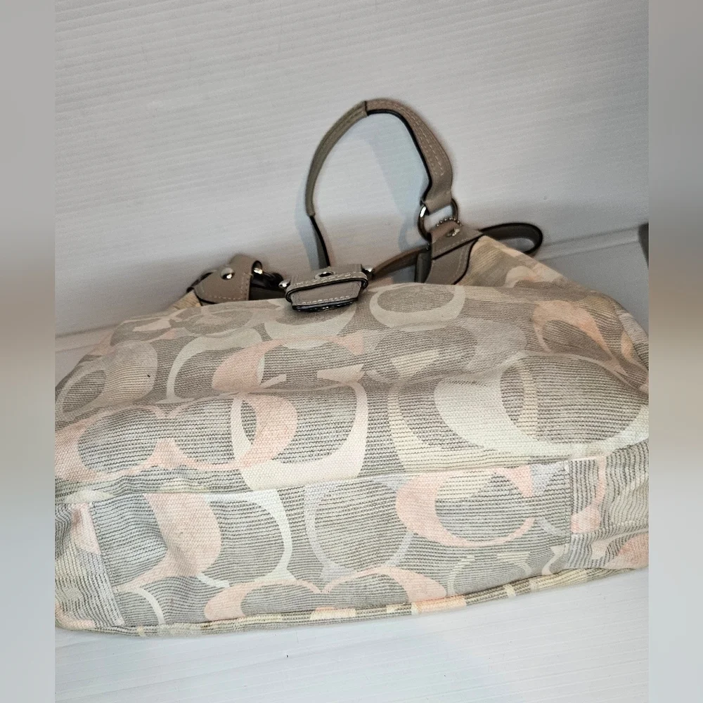 Coach F19214 Vintage Soho Lynn Hobo Bag – Gray & Pink Canvas with Leather Trim